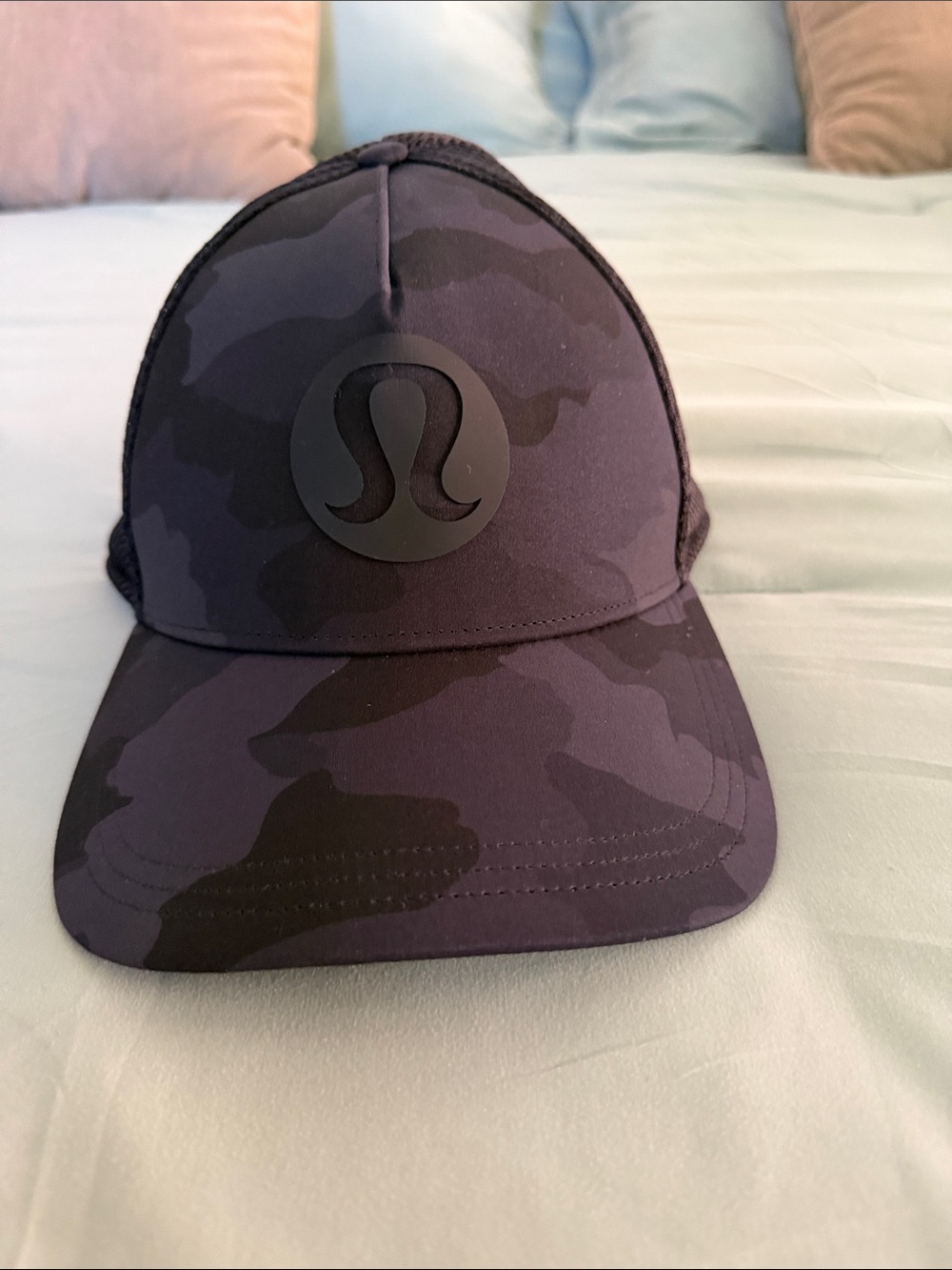 lululemon athletica Men’s Dark Camo Trucker Hat